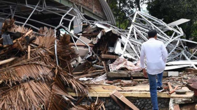 Jokowi di Lokasi bencana