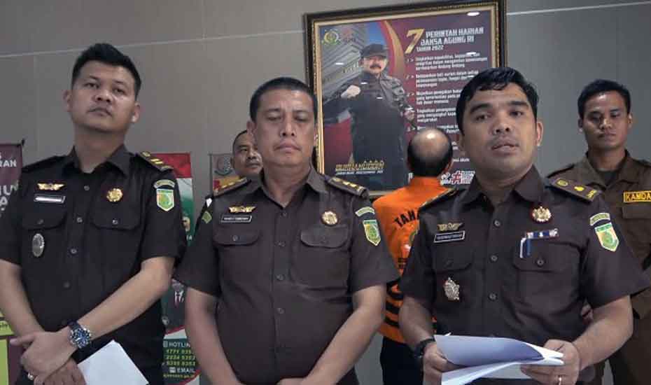 Tim Tabur Kejati Sumut Tangkap DPO Syamsuri di Bengkel Ban