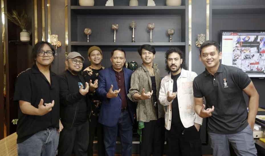 Nidji Nyanyi Bareng Mahasiswa UMSU: Kau dan UMSU Selalu untuk Selamanya…